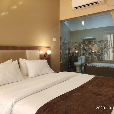 The Pearl Hotel ปูรี ภายนอก รูปภาพ