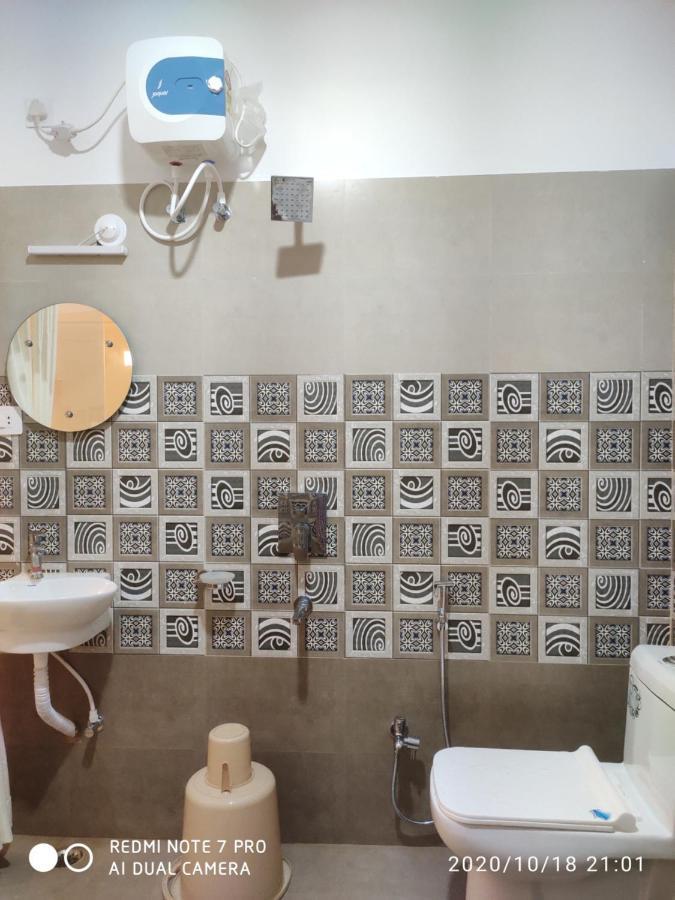 The Pearl Hotel ปูรี ภายนอก รูปภาพ