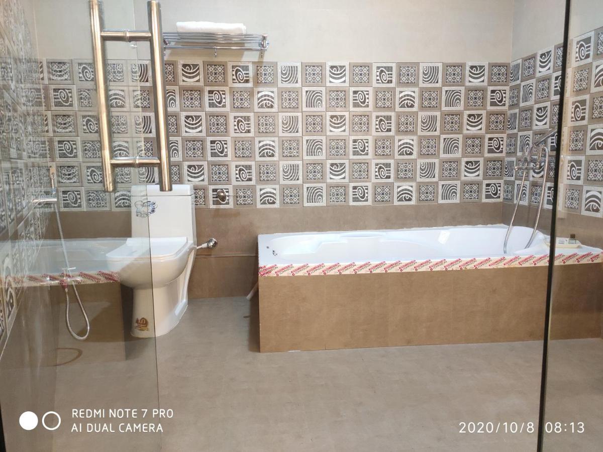 The Pearl Hotel ปูรี ภายนอก รูปภาพ