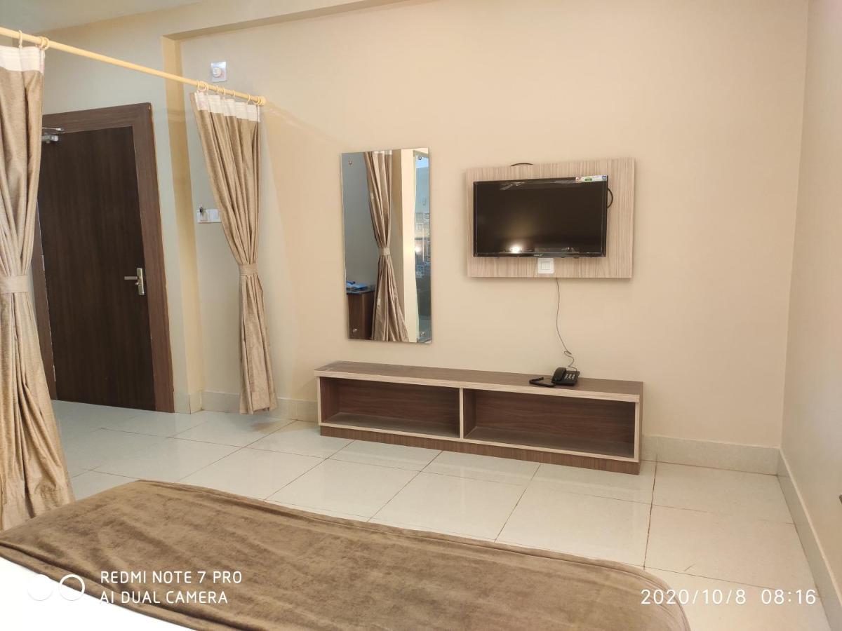 The Pearl Hotel ปูรี ภายนอก รูปภาพ