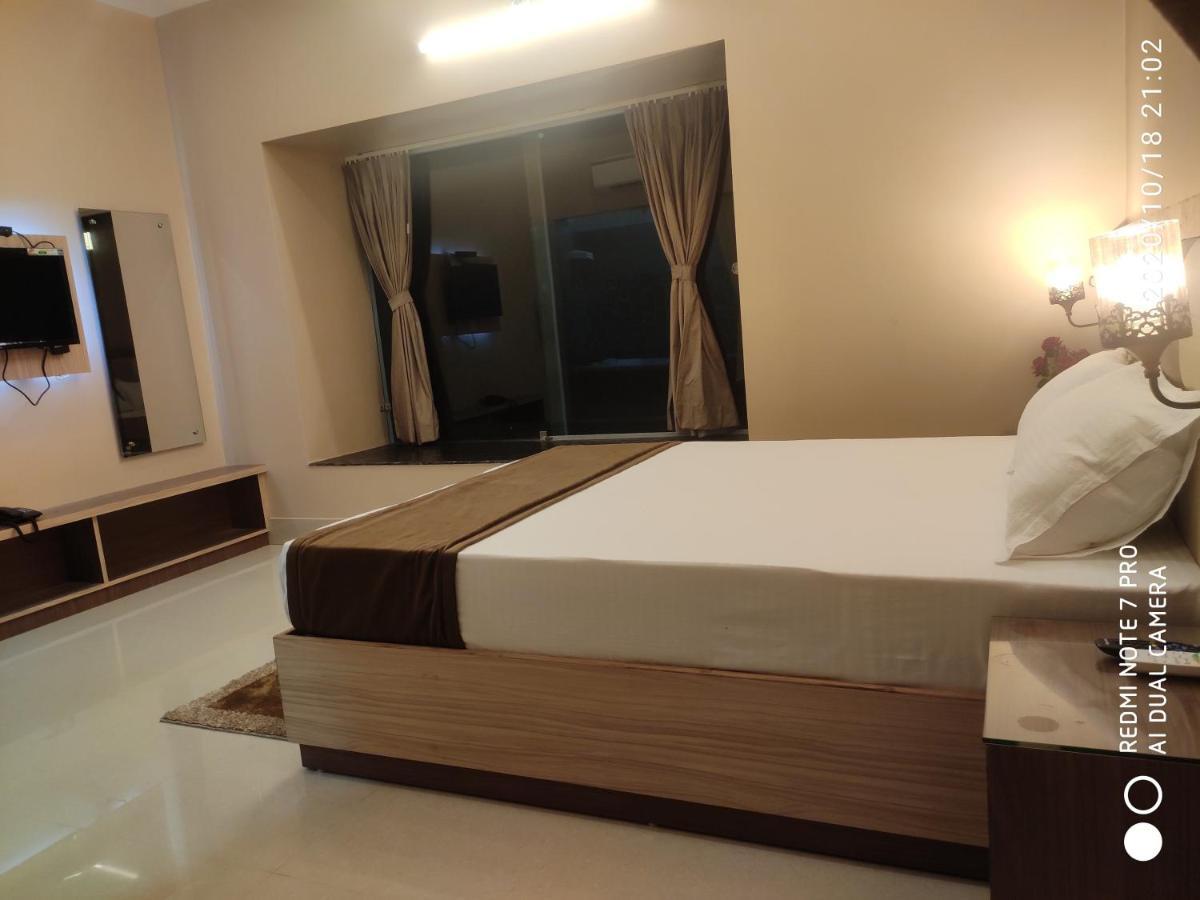 The Pearl Hotel ปูรี ภายนอก รูปภาพ