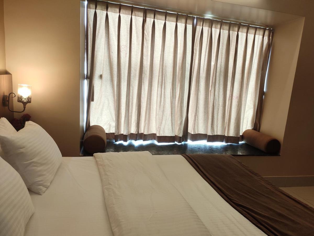 The Pearl Hotel ปูรี ภายนอก รูปภาพ