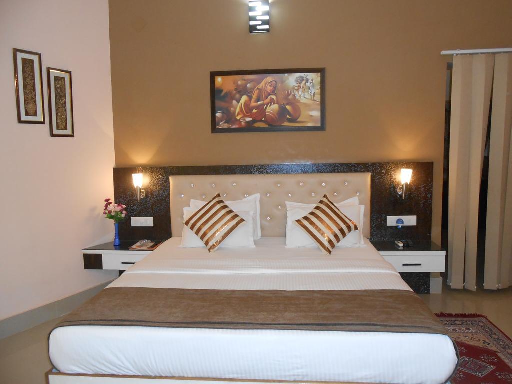 The Pearl Hotel ปูรี ภายนอก รูปภาพ